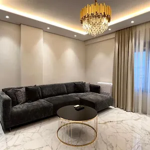 zeus-tirana-suite-deluxe.hotels-in-tirana.com/